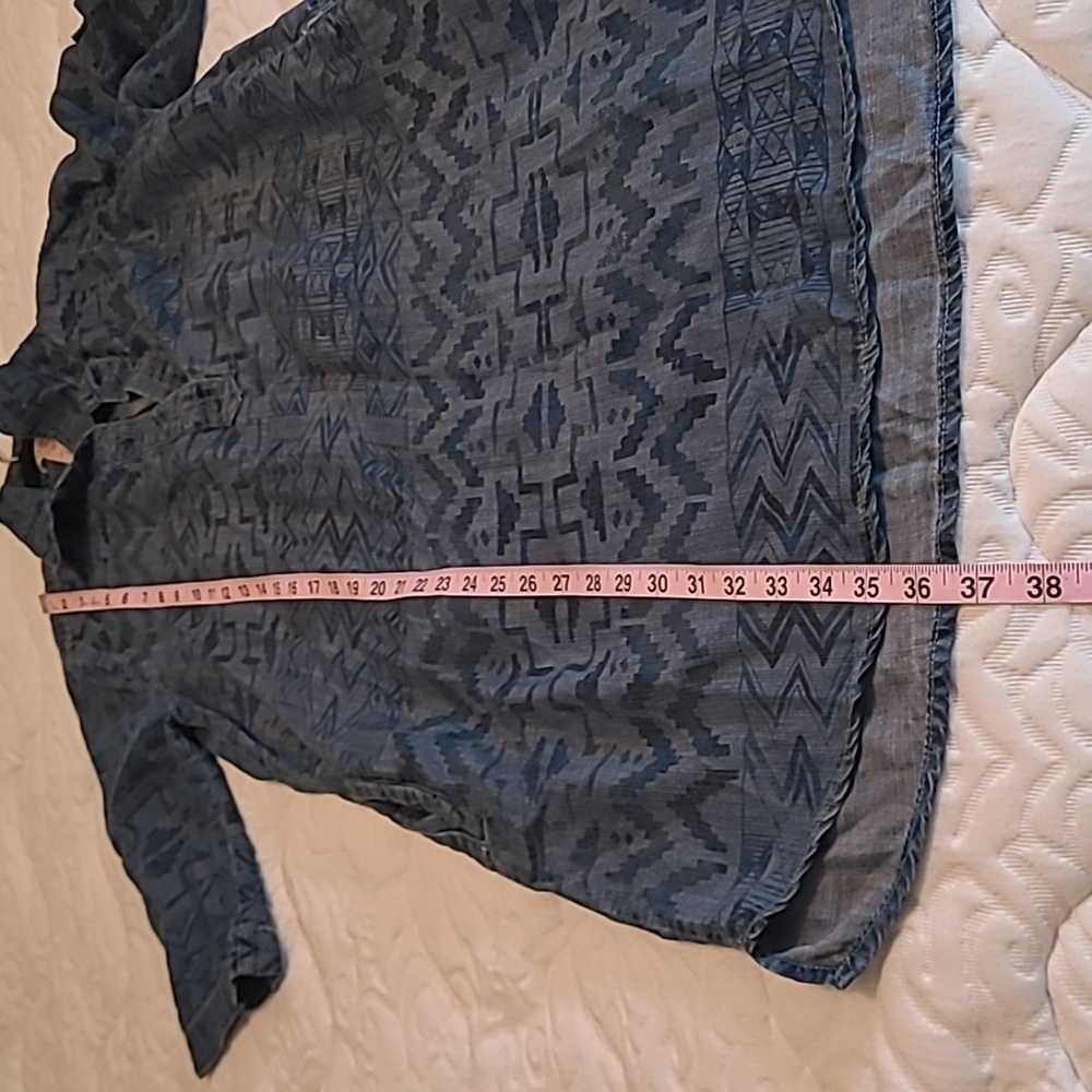 Philosophy blue jean Aztec pattern dress. With pockets. Size Medium. - Picture 8 of 8